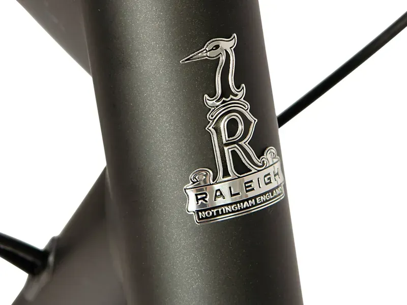 Raleigh Strada City Black/Blue 20 Large Crossbar-2